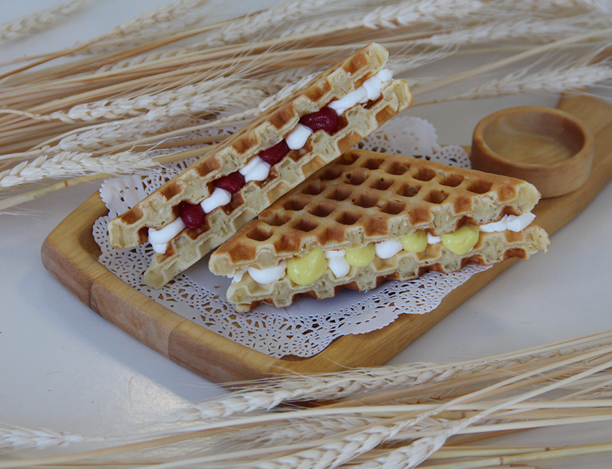 Вафля венская с банановой начинкой